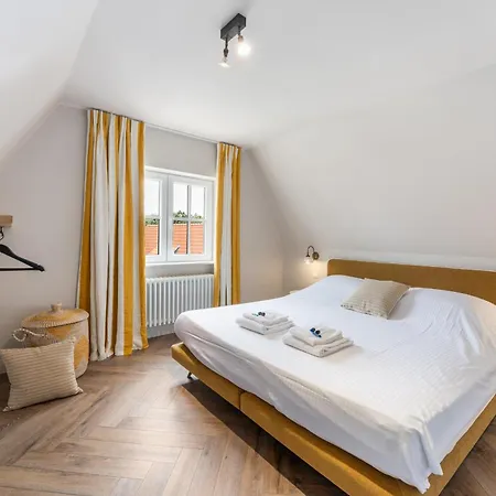 Manouchka - In Alle Luxe Aan Zee