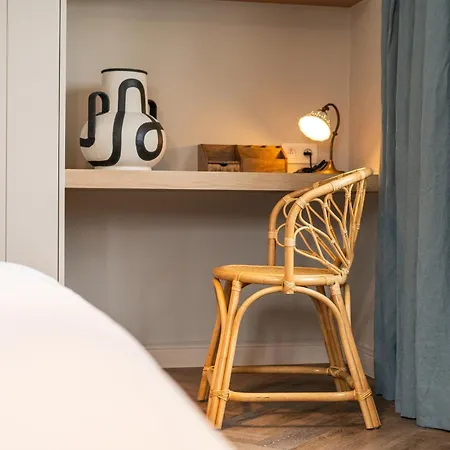 Manouchka - In Alle Luxe Aan Zee De Haan