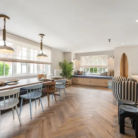 Manouchka - In Alle Luxe Aan Zee *