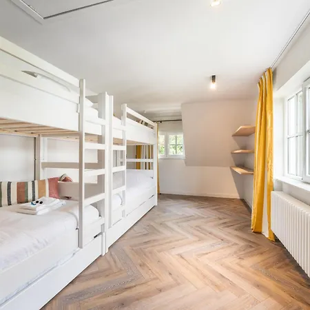 Manouchka - In Alle Luxe Aan Zee *